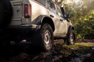 2022 Ford Bronco® Everglades™ Desert Sand 